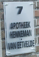 Plaque signalétique de luxe moderne gravée en PLEXI - 20 x 15 cm - VALUE PACK avec 4 vis décoratives et 1 moulage en bois de luxe inclus